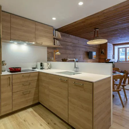 Elegant Renove Avec Wifi Au Coeur Du Vieux Val-d'isere, Proche Des Pistes Et Commodites - Fr-1-694-313 Apartman